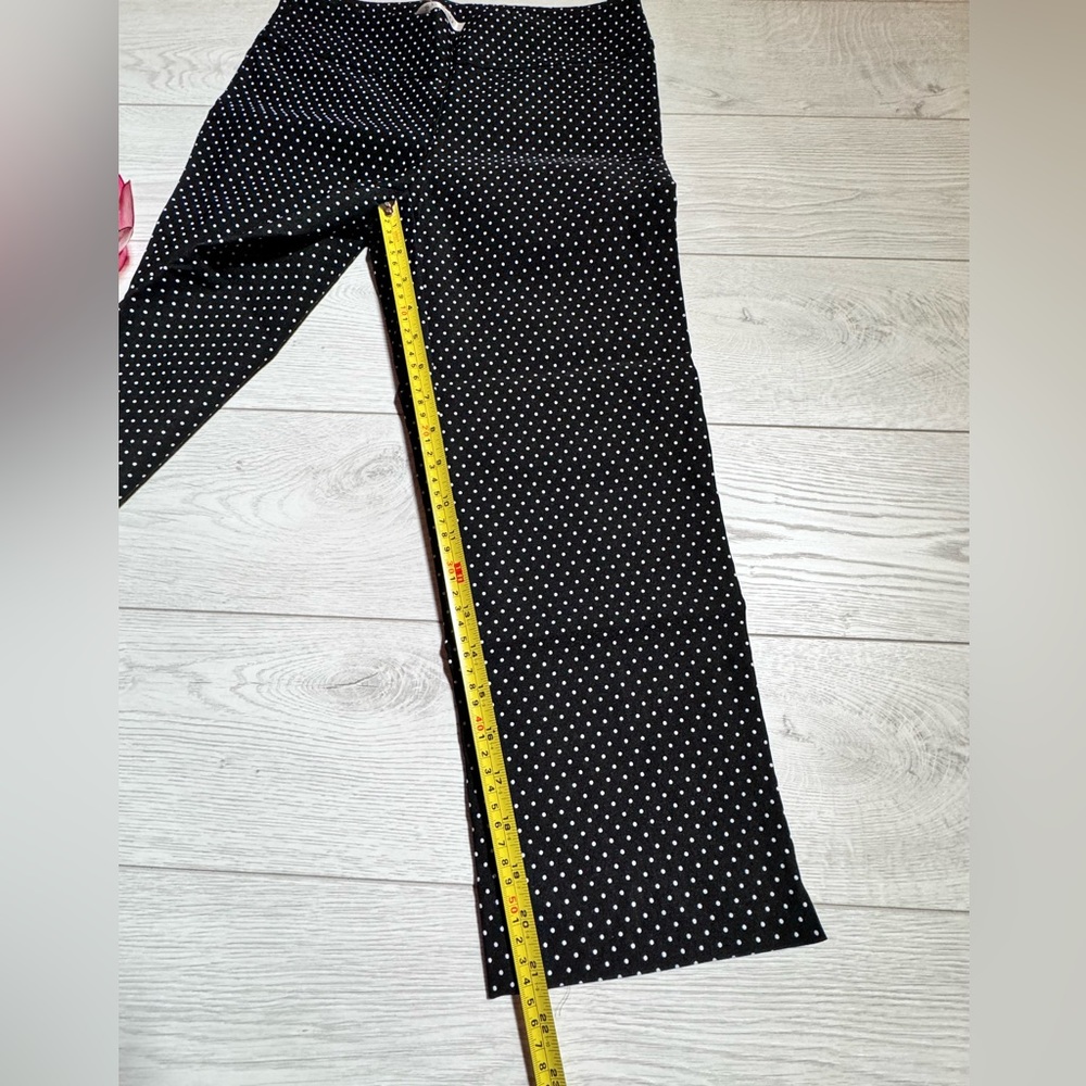 S.C.& CO.Summer Capris - Size Small - Picture 4 of 6